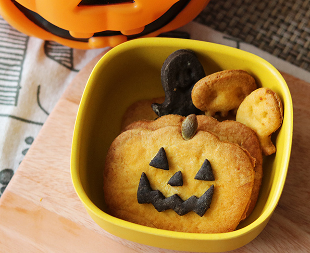 おにぎり型で作る「ハロウィンかぼちゃクッキー」