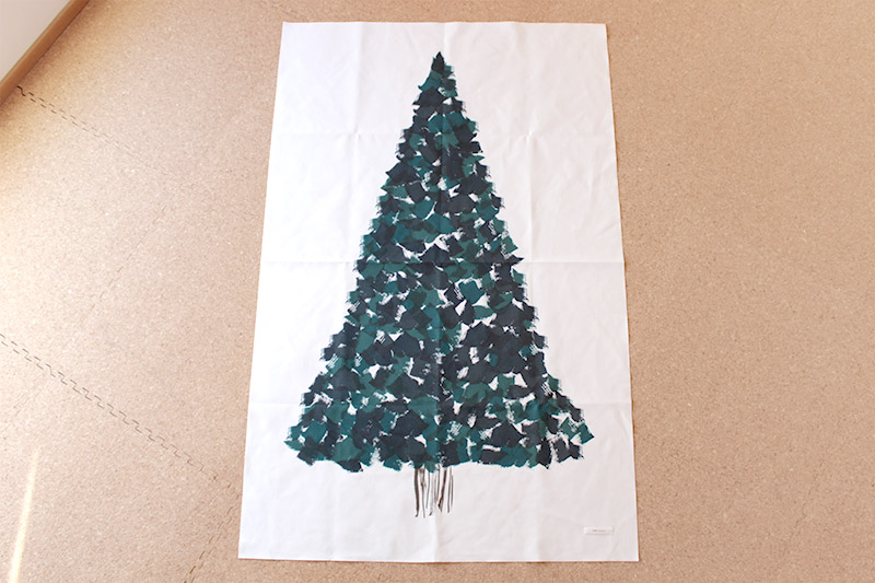 憧れの大きなツリーを気軽に。手狭なわが家にも飾れる「クリスマス　タペストリー」