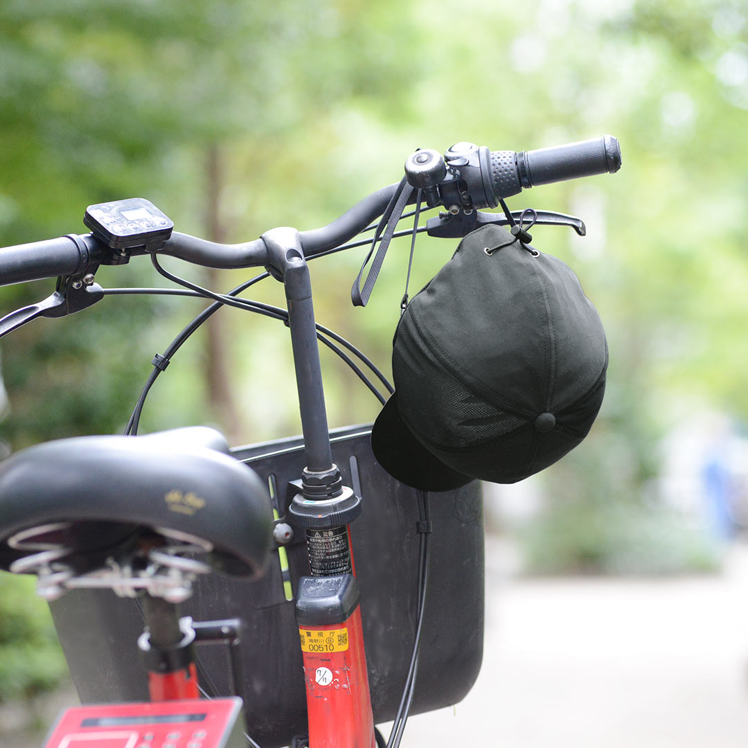 大人の自転車用ヘルメットどうする？選べる2タイプの「インナーガード入り帽子」で安心をプラス。