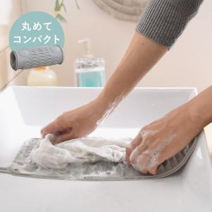 吸盤付きでしっかり固定 くっつくソフト洗濯板