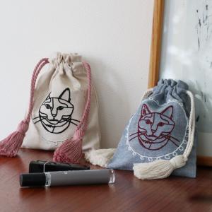 HAyU 猫モチーフの刺繍巾着