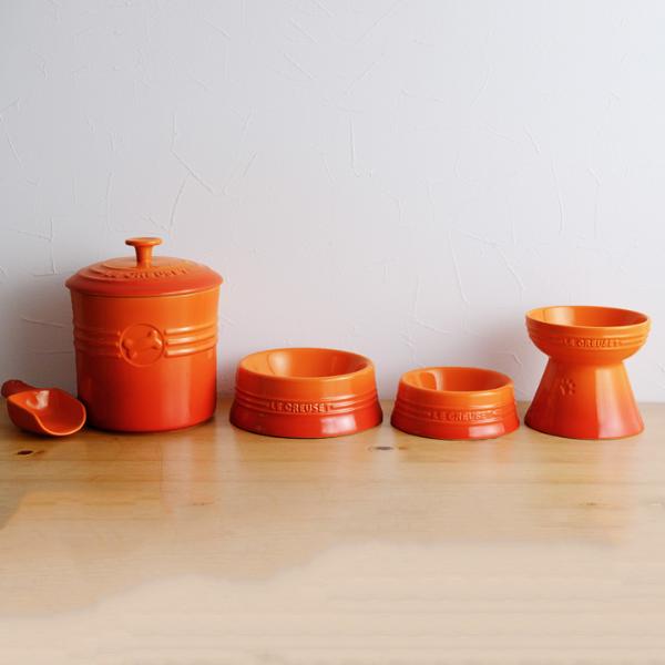 ル クルーゼ ペットフード コンテナー スクープつき Le Creuset 送料無料 アンジェ Web Shop 本店 ル クルーゼ ペットフード コンテナー スクープつき Le Creuset 送料無料 アンジェ Web Shop 本店