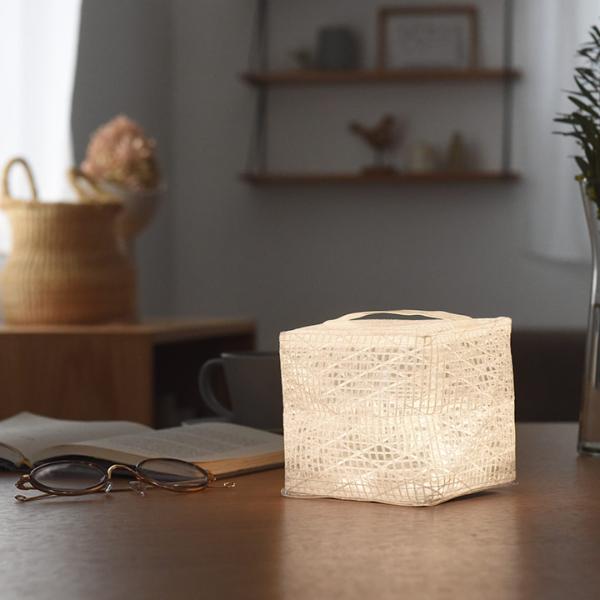 ソーラー充電式エコライト Medium 防災 ／CARRY THE SUN キャリーザ