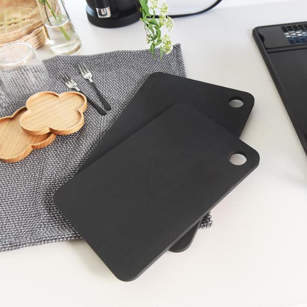 お手軽価格で贈りやすい 合成ゴムまな板 アサヒ クッキンカット Ｍ ２１０×３８０×１３mm ※廃盤在庫限り <BR><BR>日本製 まな板  クッキングボード ゴムまな板 衛生的 お手入れ簡単 台所用品 キッチン用品