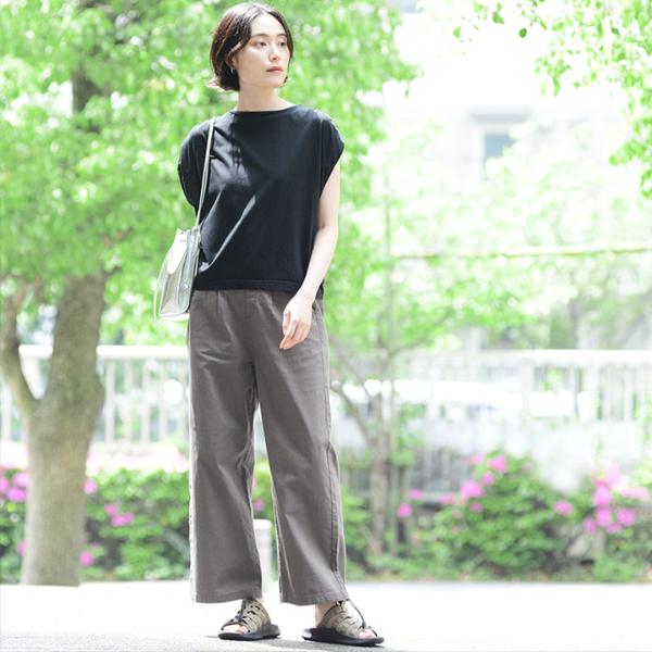 リネンタッチ 軽い穿き心地のワイドパンツ