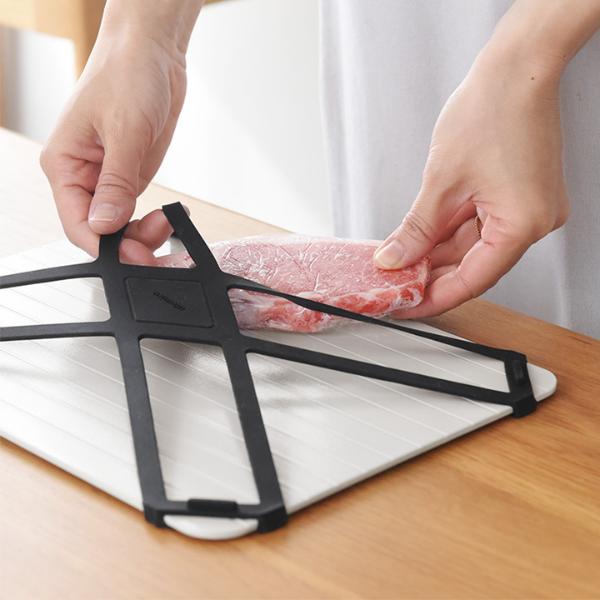 密着度がUPするバンド付き 解凍プレート ホワイト／atomico アトミコ