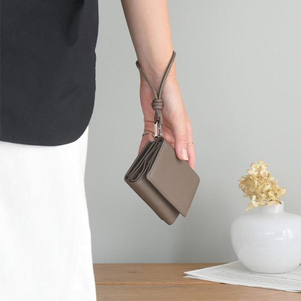 鍵もお金もカードも収納できる 本革 キーケース付き 三つ折り財布