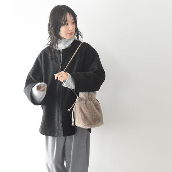 ドルマンスリーブでゆったり着られる ウールライク ポンチョ風ジップ
