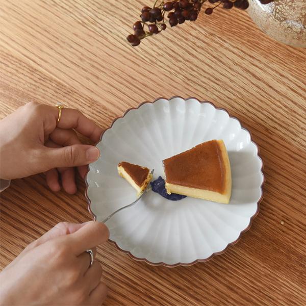 呉須猫 菊割5.5寸皿 波佐見焼 ｜ アンジェ web shop（本店）