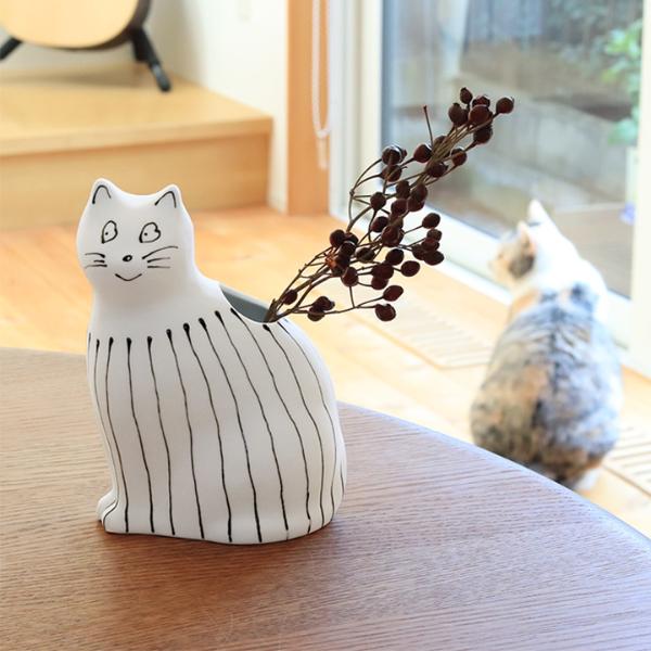 子猫の花器 フラワーベース 波佐見焼／『愛 編む 磁器猫』 ひがし ちか