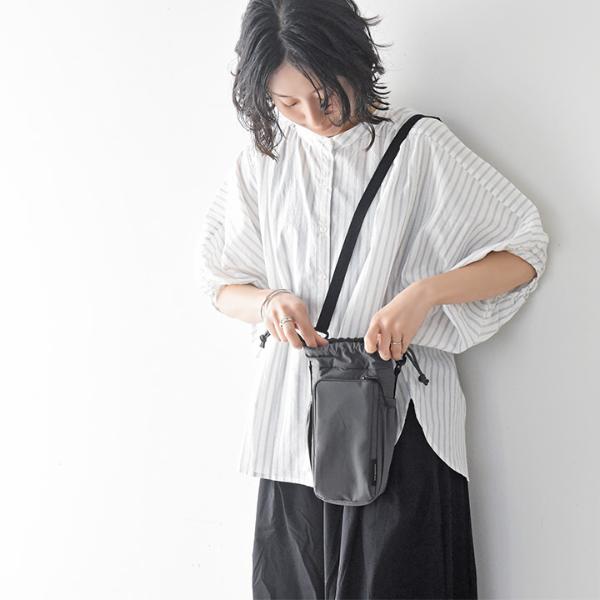 bon moment これ1つで身軽にお出かけ ペットボトルが入る スマホ