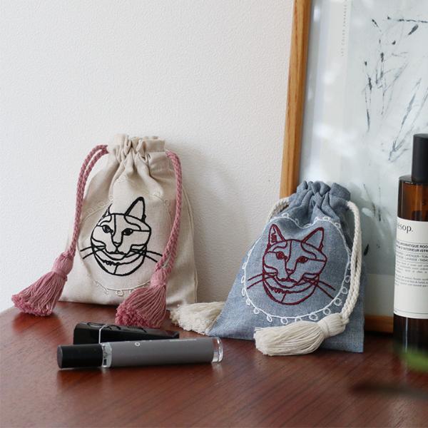 グーグー猫。マチ付巾着袋　（草花の刺繍＊グレー) HAyU 猫モチーフの刺繍巾着 ｜ アンジェ web shop（本店）