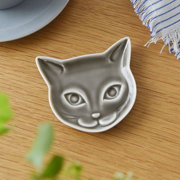 美濃焼でつくった 猫モチーフの豆皿 neco mini plate ｜ アンジェ web