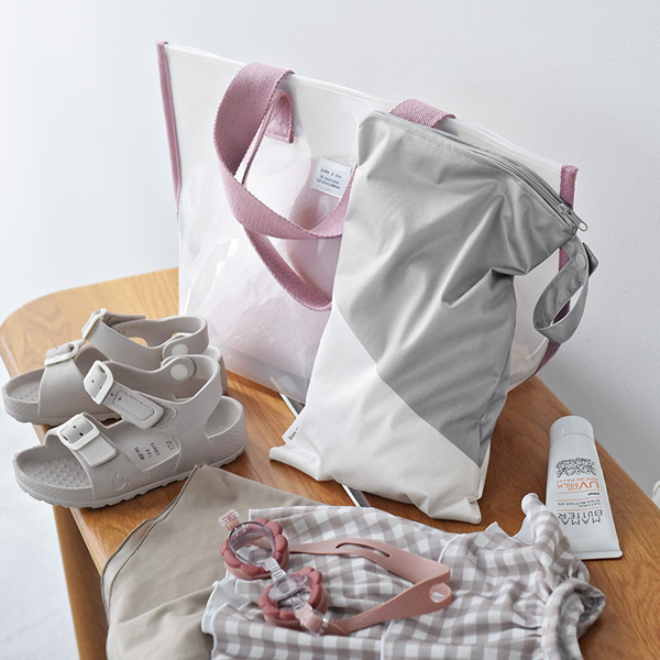 bon moment 濡れたまま収納できる 防水ポーチ マルチポーチ 大きめ 43×33cm トラベル 旅行／ボンモマン【雨の日】