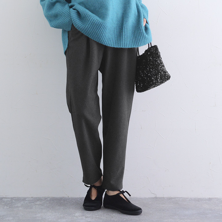 リラックス気分で穿ける テーパード ストレッチパンツ／kauliina カウリーナ