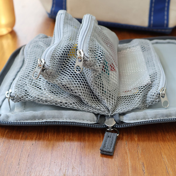 bon moment 旅上手になれる 手帳型 ミニポーチ／ボンモマン