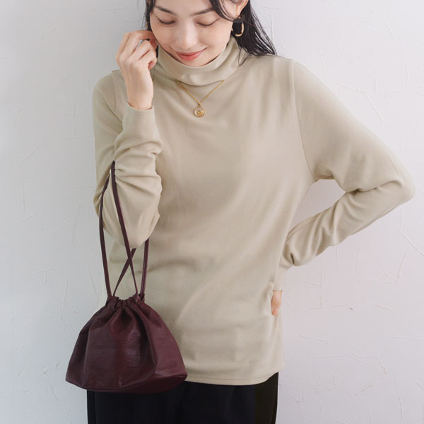 なめらかな肌触り 一枚でも着られる 吸湿発熱 あったかタートルネックカットソー／kauliina カウリーナ