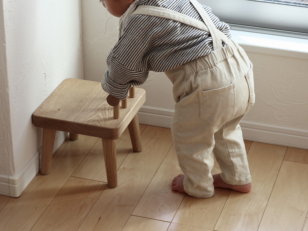 1歳の誕生日に選びたい「こども椅子」のはなし