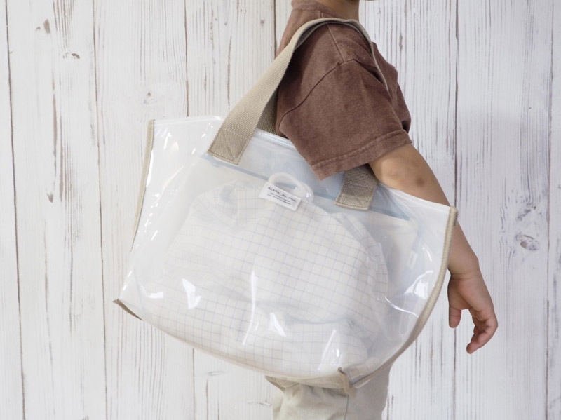 こんなプールバッグが欲しかった！親子で使える北欧調デザインの「ビニールバッグ」 | アンジェ日々のコラム