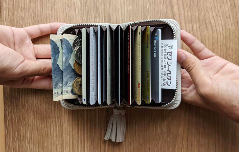 長財布派さんも納得の使い心地！「本革ラムレザー  カードケース」スタッフのリアル使用レポ
