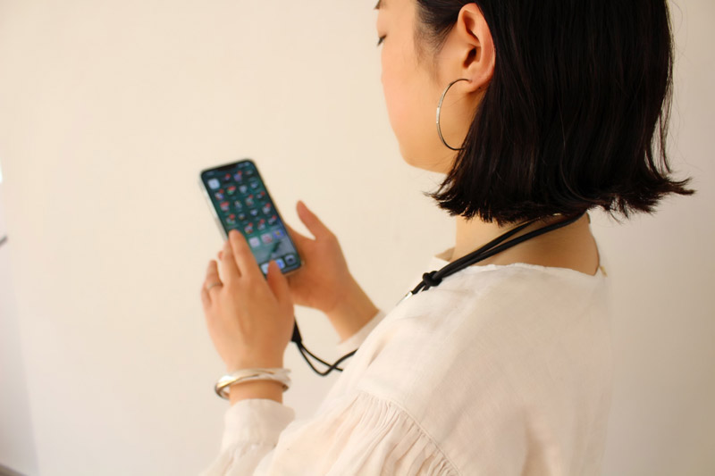 【初回入荷分即完売】もう落とさない、なくさない！2wayスマホストラップ、再入荷しました