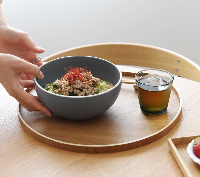 麺には麺専用のうつわを。軽くて割れないニュアンスカラーの「麺どんぶり鉢」が登場