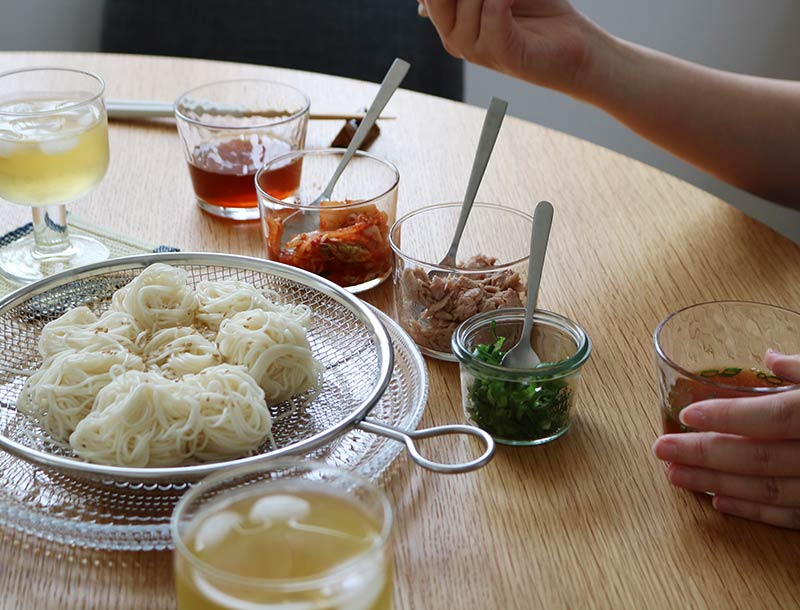 つけだれアレンジ、ぶっかけ素麺、変化とうつわで楽しむ夏の素麺レシピ