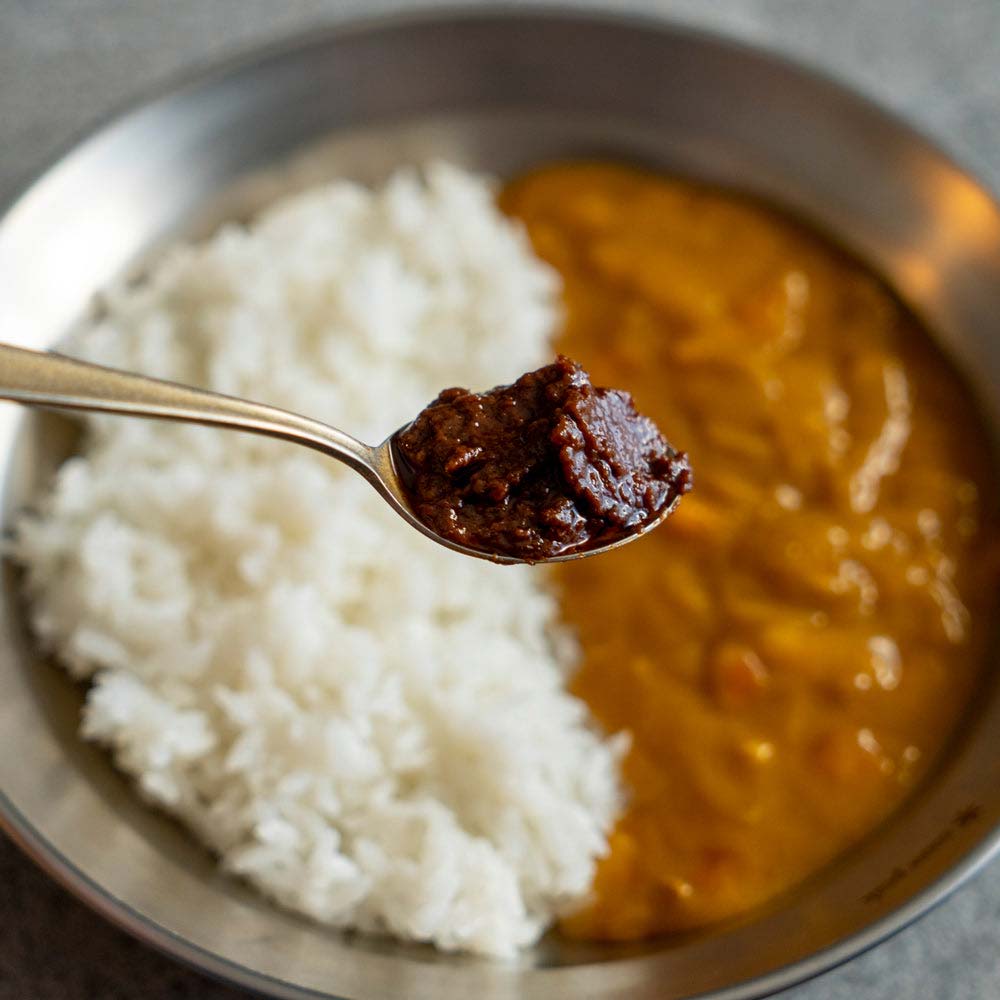 キッズカレーVS大人カレーの作り分け問題、ついに決着！食卓でワンスプーン加えるだけの追いカレーペースト登場