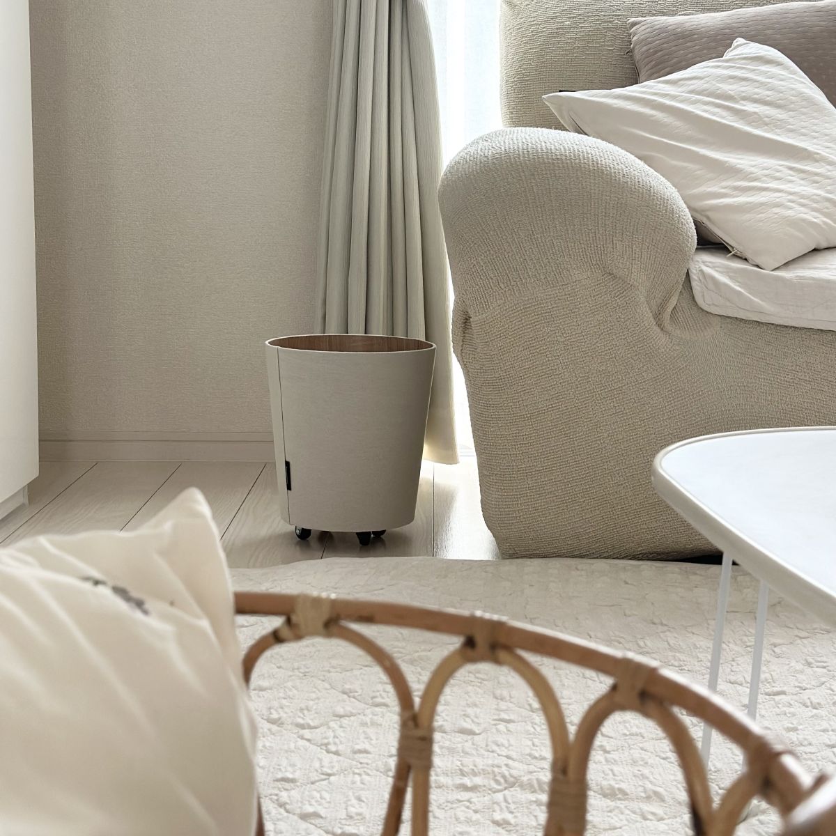 揃えると、景観ととのう。キャスター付き収納と並べたい「動かせるゴミ箱」のある風景【インスタグラマーさんのもの選び】