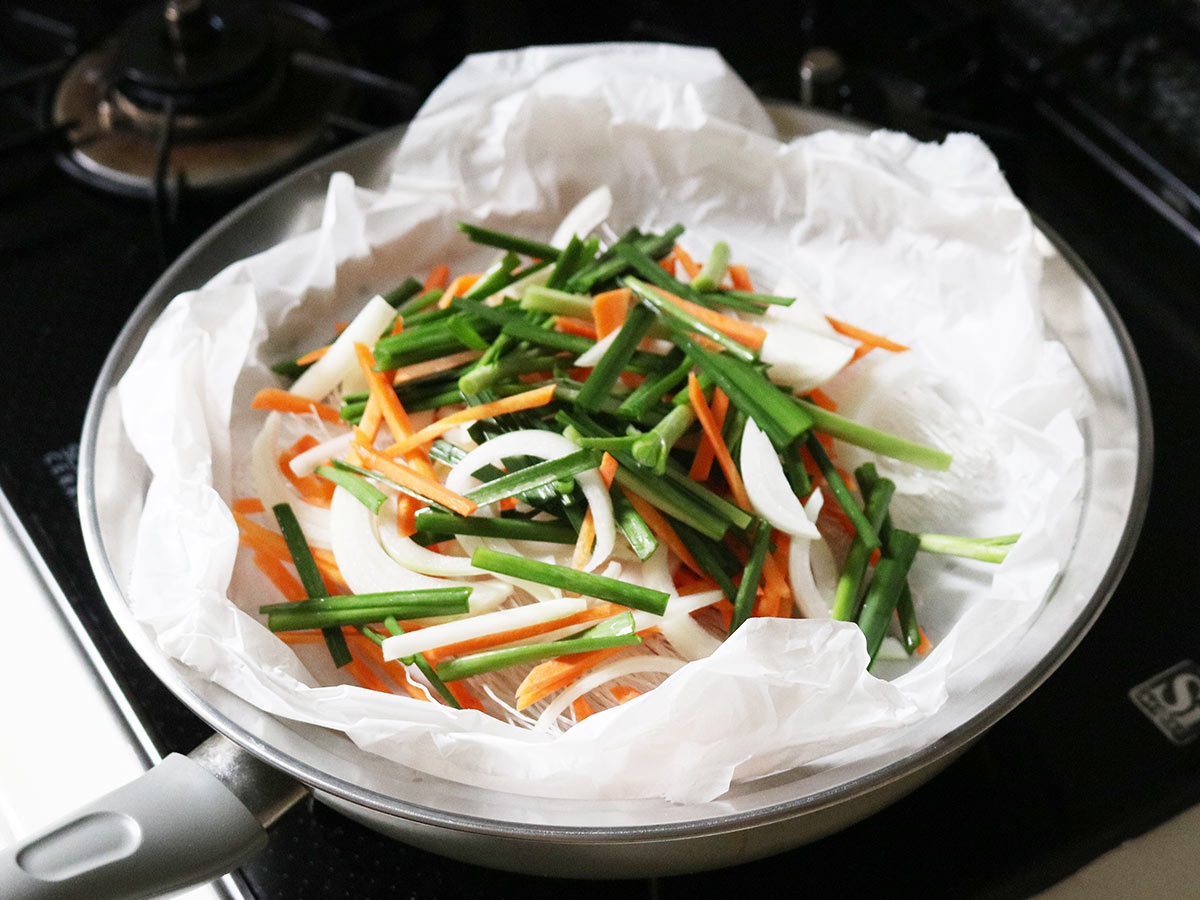 温野菜だけじゃない！焼きそば・パスタからチャプチェまで。蒸し器で簡単「絶品麺」レシピをご紹介