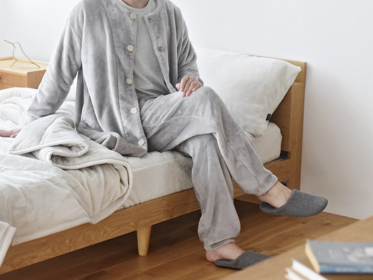 お家の中では寒さ知らず。「着る毛布」と「はく毛布」でインスタグラマーさんも冬支度