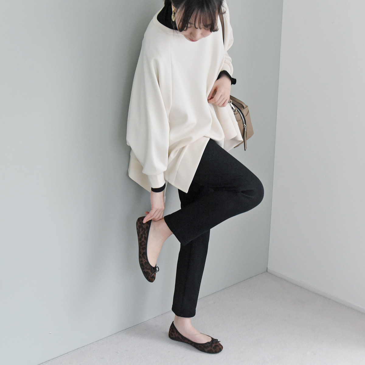 あったかパンツの最高峰はコレ！年末年始もぬくぬく過ごせる「裏ベロアver.」をスタッフが試着