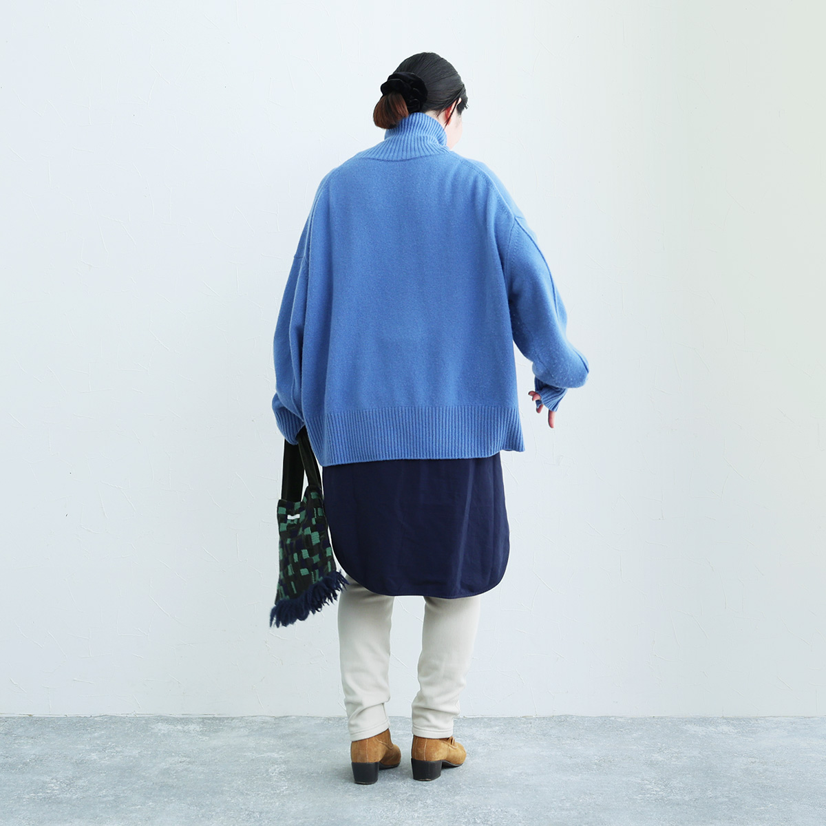 あったかパンツの最高峰はコレ！年末年始もぬくぬく過ごせる「裏ベロアver.」をスタッフが試着