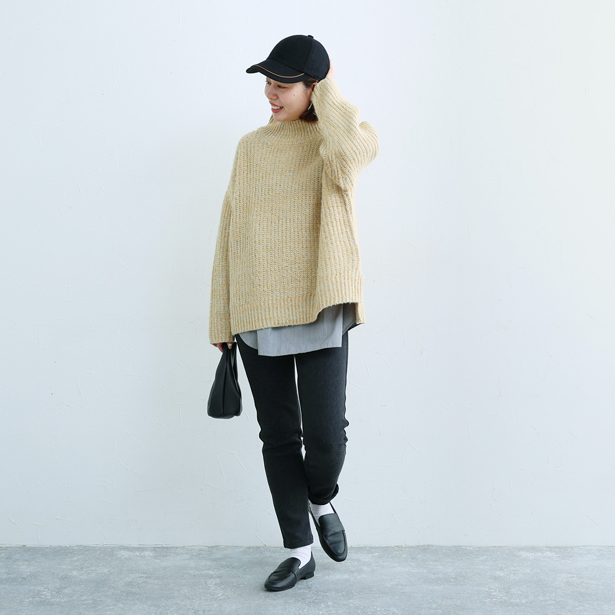 あったかパンツの最高峰はコレ！年末年始もぬくぬく過ごせる「裏ベロアver.」をスタッフが試着