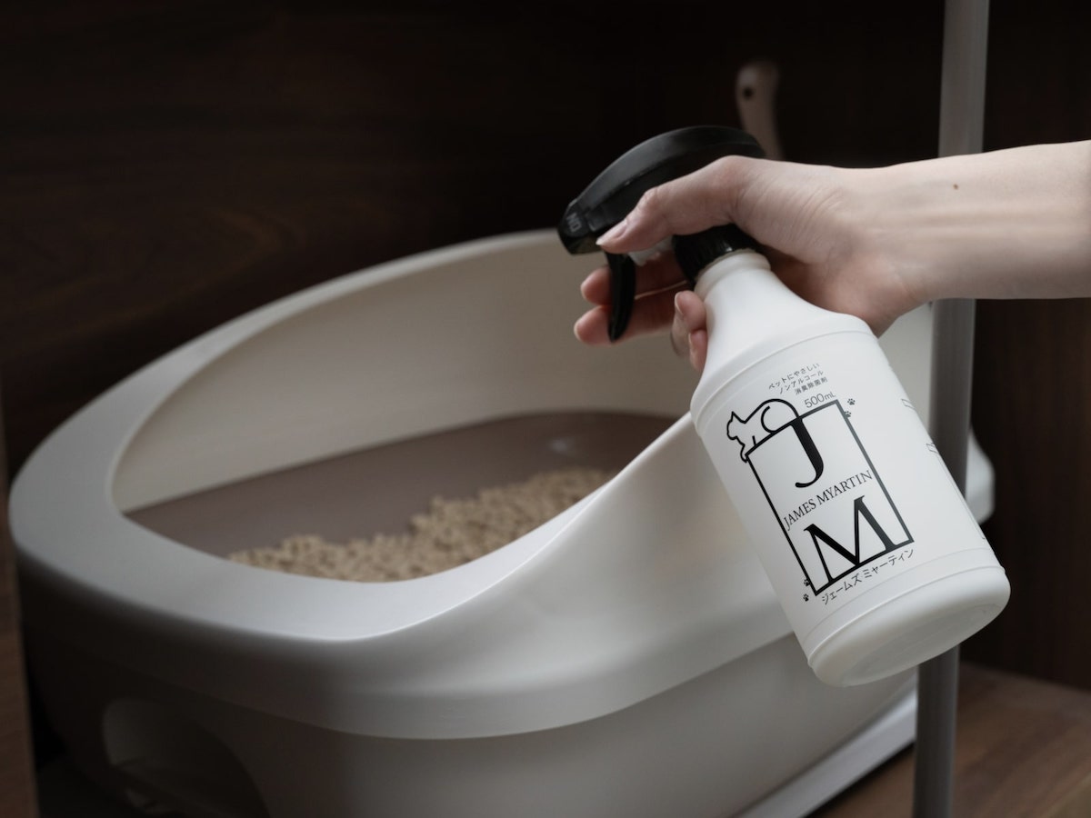 舐めても安心の消臭除菌スプレー！？ペットにやさしい『ジェームズ・ミャーティン』誕生