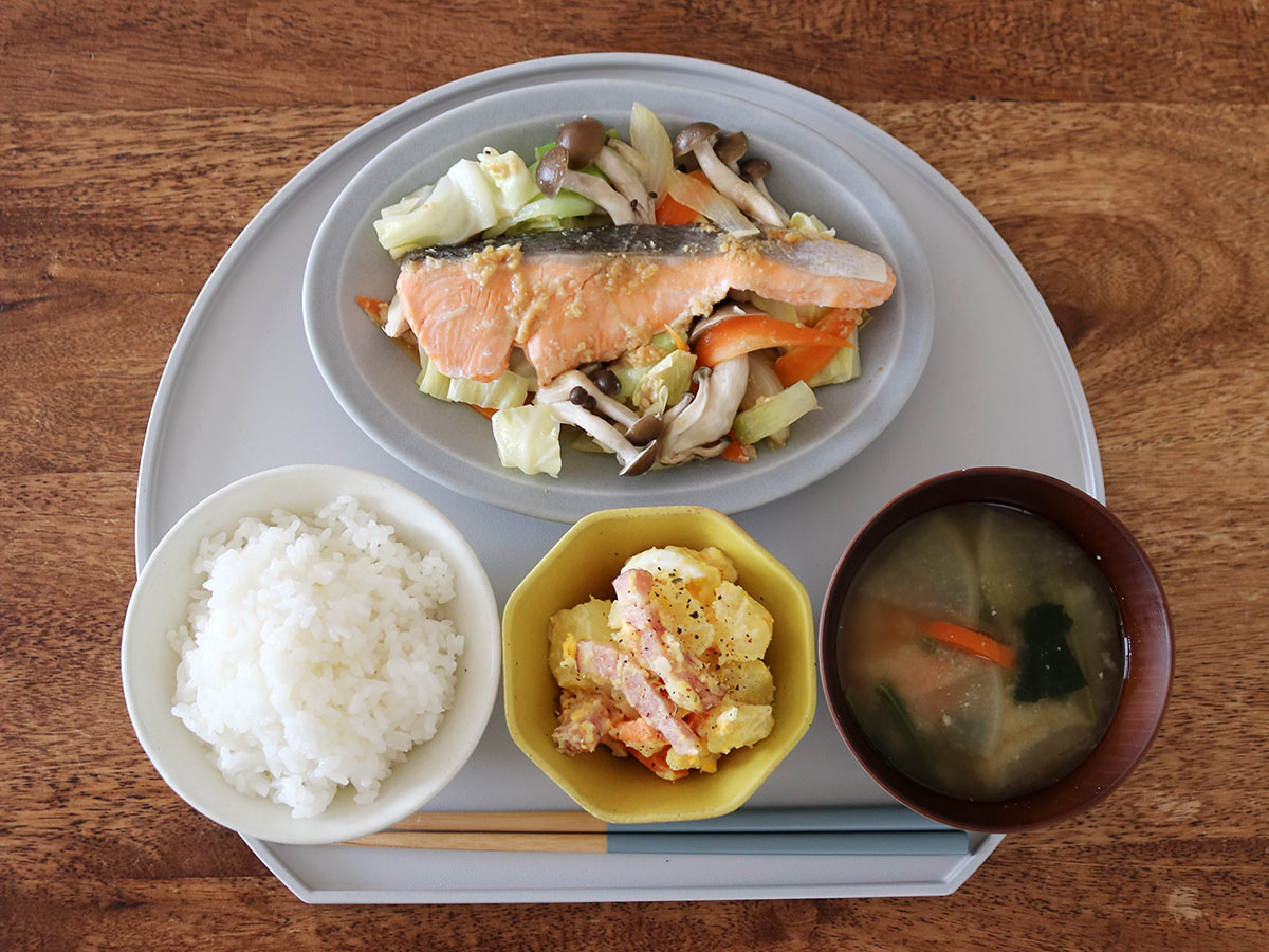 ポテサラは蒸すのが正解!?蒸し鍋で作る副菜+主菜+蒸しパンレシピをご紹介