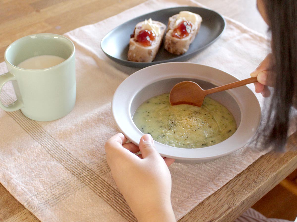 きれいに食べ終わると気持ちがいいね。家族ニッコリ「すくいやすいボウル」