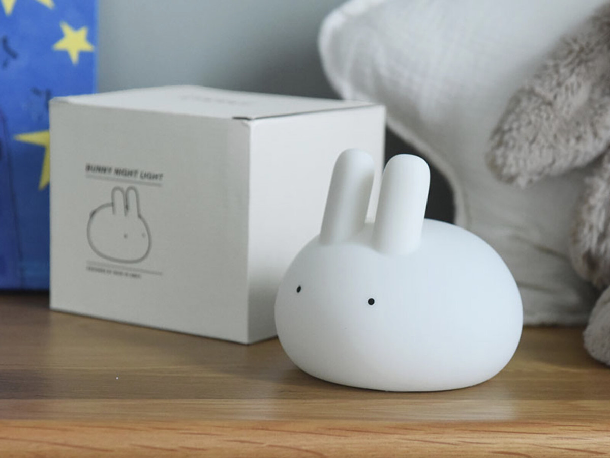 授乳ベビーからキッズまで、おやすみの時間はぷにぷにバニーライトと一緒に。【インスタグラマーさんのもの選び】