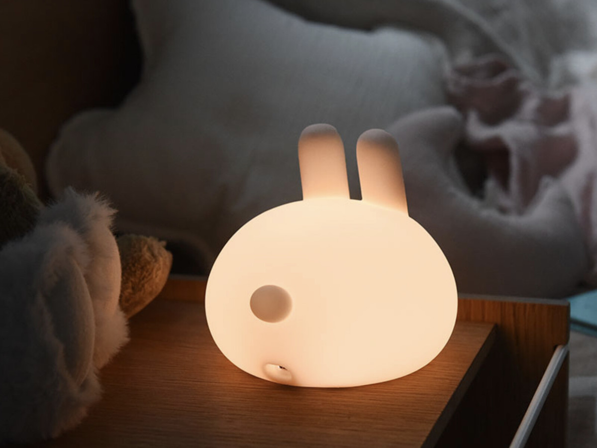 授乳ベビーからキッズまで、おやすみの時間はぷにぷにバニーライトと一緒に。【インスタグラマーさんのもの選び】