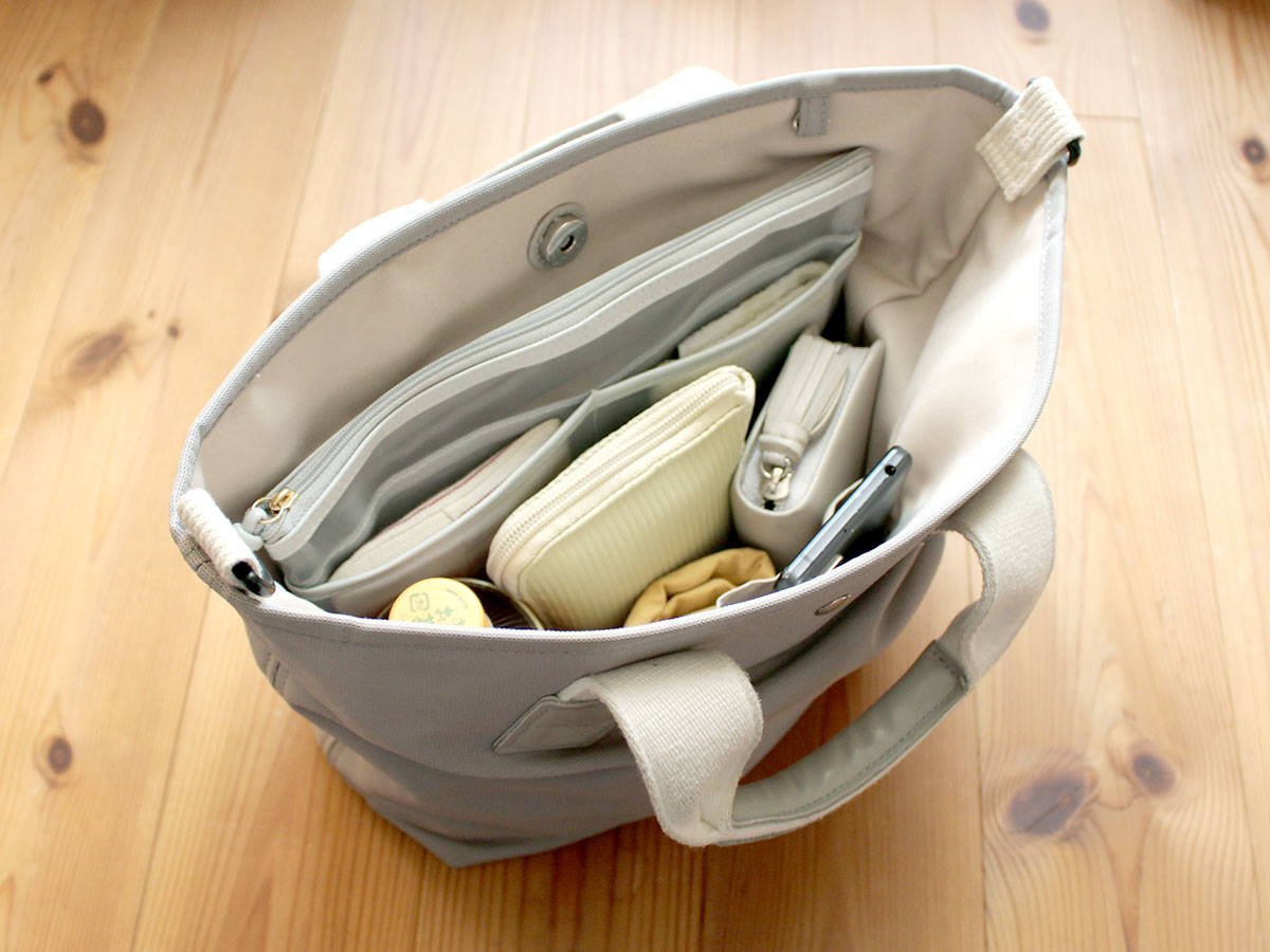 まるで四次元ポケット？「手帳型ミニポーチ」を、何でも出てくるお道具ポーチに