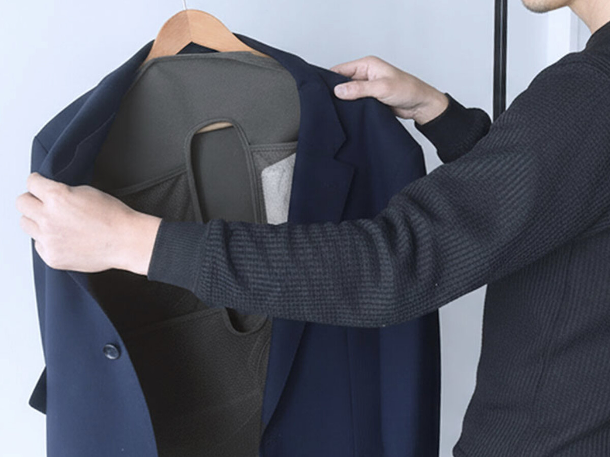 「よく使うモノの定位置」にも！スタッフ宅でも大活躍中の、クローゼットの新・浮かせる収納術