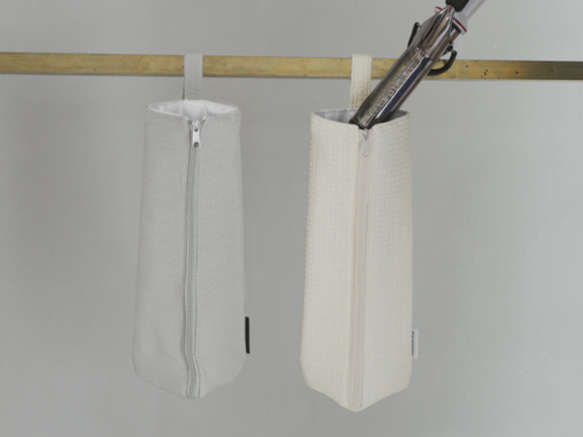 『バタバタの朝・散らかる洗面所』を卒業したい方へ。スタッフの太鼓判、耐熱300℃ヘアアイロンポーチを！