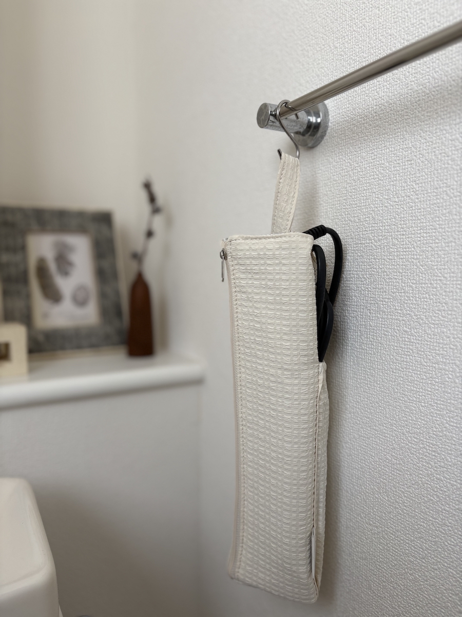 『バタバタの朝・散らかる洗面所』を卒業したい方へ。スタッフの太鼓判、耐熱300℃ヘアアイロンポーチを！