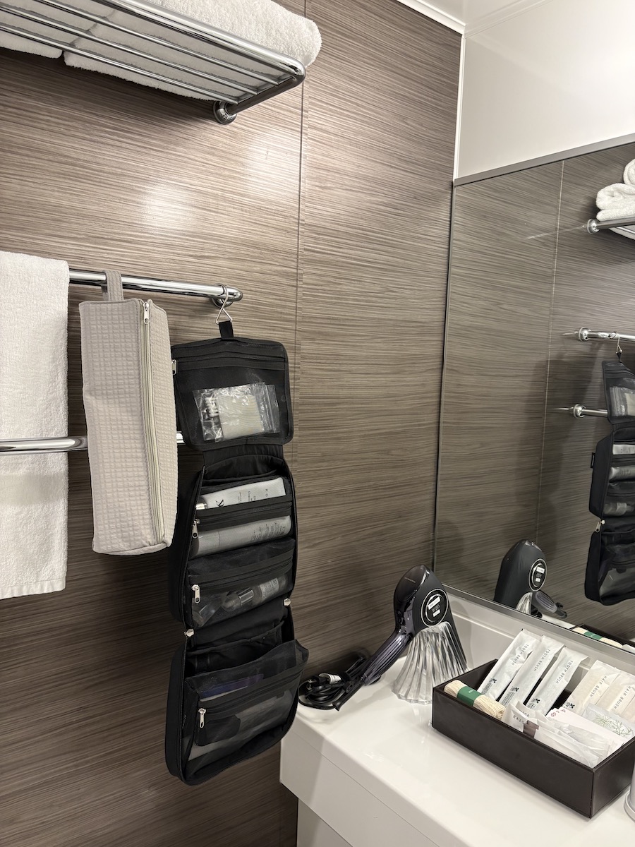 『バタバタの朝・散らかる洗面所』を卒業したい方へ。スタッフの太鼓判、耐熱300℃ヘアアイロンポーチを！