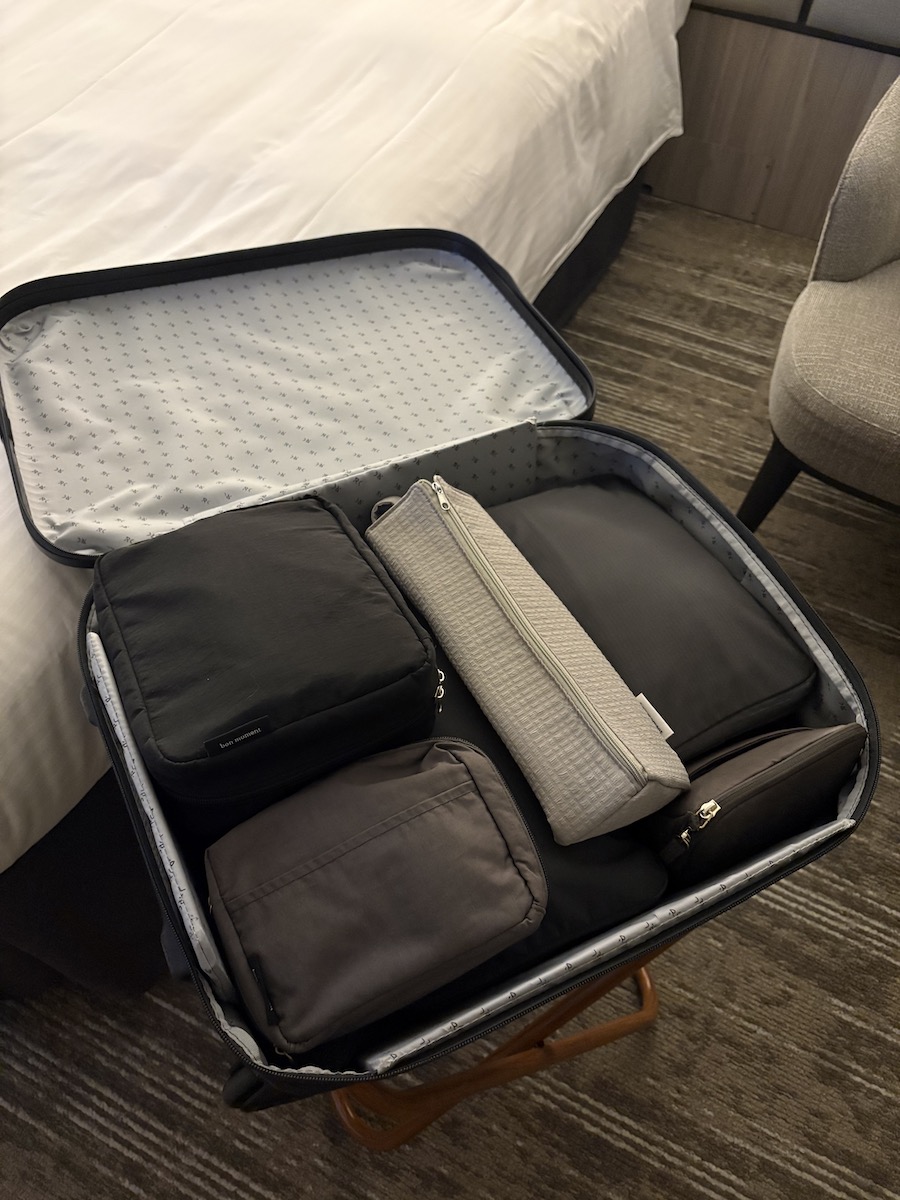 『バタバタの朝・散らかる洗面所』を卒業したい方へ。スタッフの太鼓判、耐熱300℃ヘアアイロンポーチを！