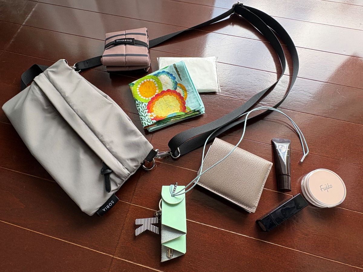 バイヤーの休日に密着、お供したのはフラットなのにたっぷり大容量！ママカルショルダー