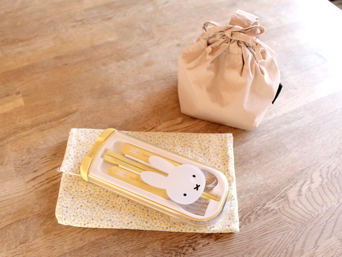 春からの学童弁当に。しっかり入るのにかさばらない！持ち手すっきりランチバッグ