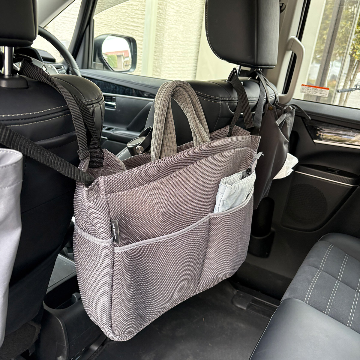 車内快適化の黄金コンビ「カーポケット＆吊り下げゴミ箱」スタッフたちはこう使う！