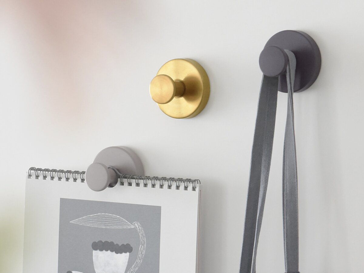 見た目はクール、機能はガッチリ！強力吸盤の「真空フック」をスタッフ宅で使ってみた【第二弾】