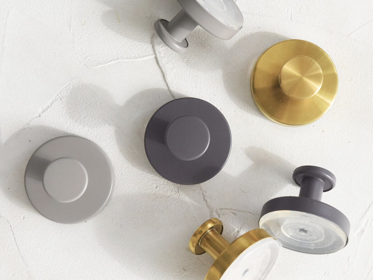 見た目はクール、機能はガッチリ！強力吸盤の「真空フック」をスタッフ宅で使ってみた【第二弾】